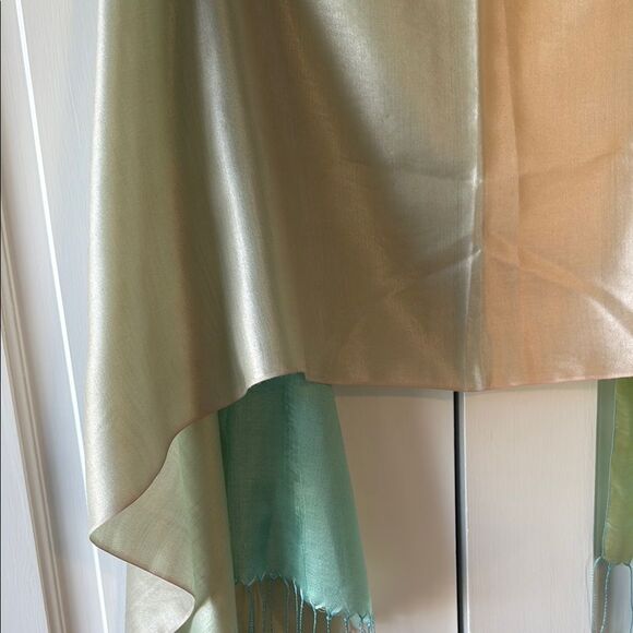 NWOT ITALIAN SILK ELEGANT OMBRE COLORBLOCK SHAWL WRAP SCARF AQUA CREAM - Picture 11 of 12